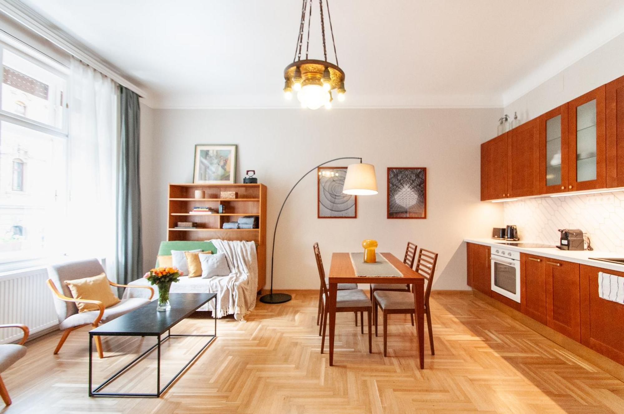Spacious Family Suite Along River Side, In The Heart Of Buda Budapest Exterior foto