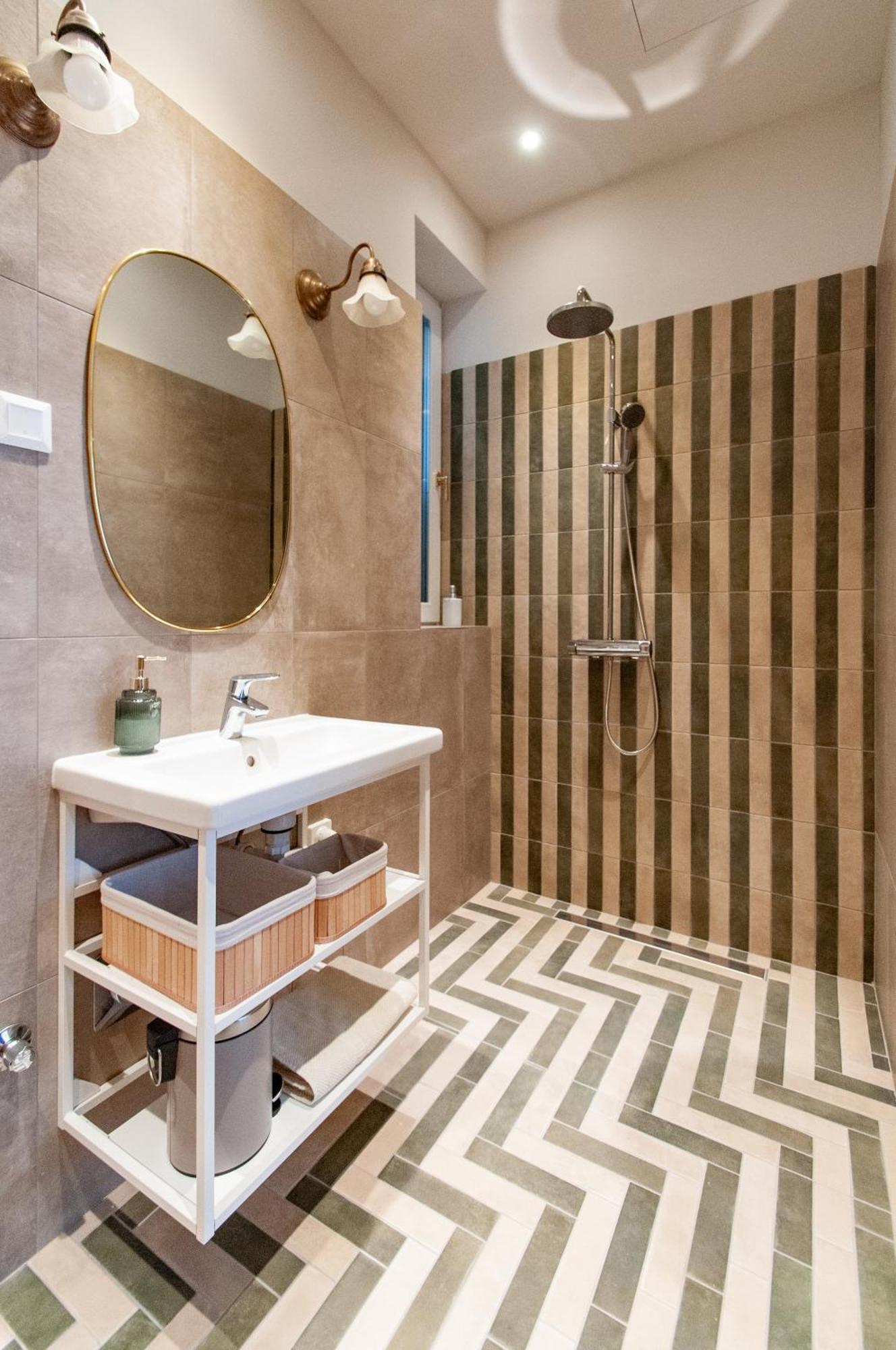 Spacious Family Suite Along River Side, In The Heart Of Buda Budapest Exterior foto